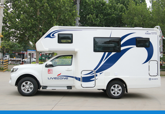 國六汽油四驅房車，還有兩張大床