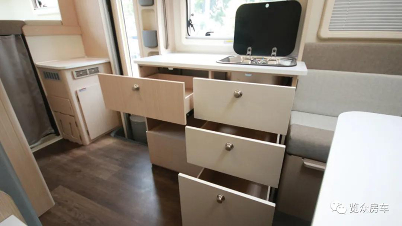 覽眾C7-C房車(chē) 覽眾C7-C房車(chē)