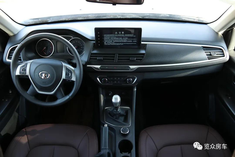 這款房車動力不錯，可以選擇