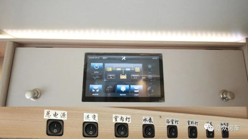 帶老人孩子出行，適合選這款房車