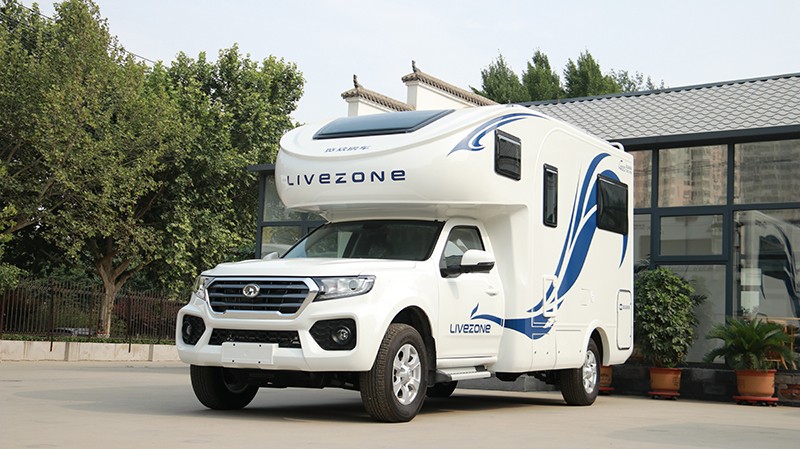 帶老人和孩子出行最合適，還是四驅(qū)房車