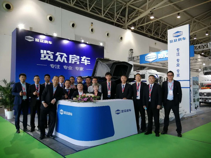 從這選房車的顧客怎么這么多？