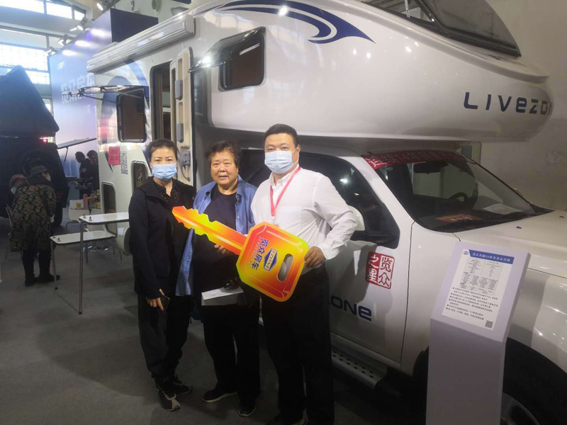 從這選房車的顧客怎么這么多？