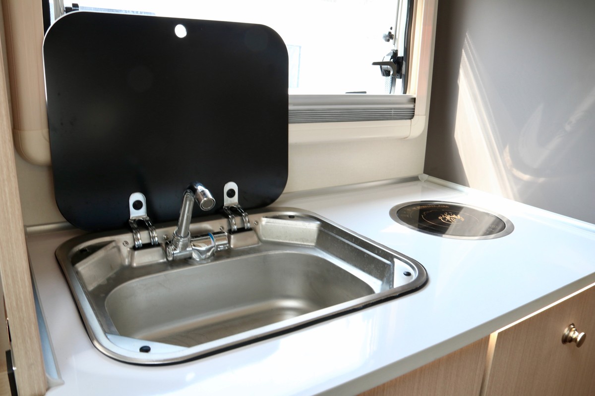 深度房車自駕，還是要選這樣的房車