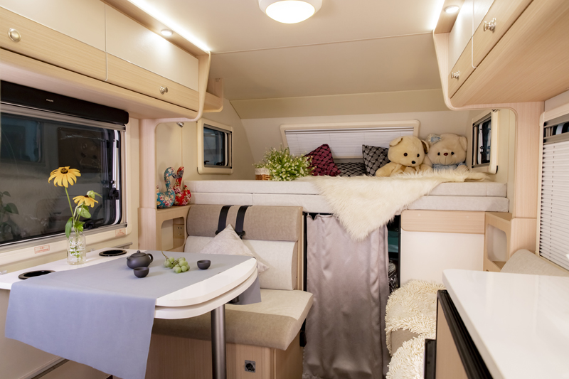 選這輛房車(chē)，只為更多山花爛漫