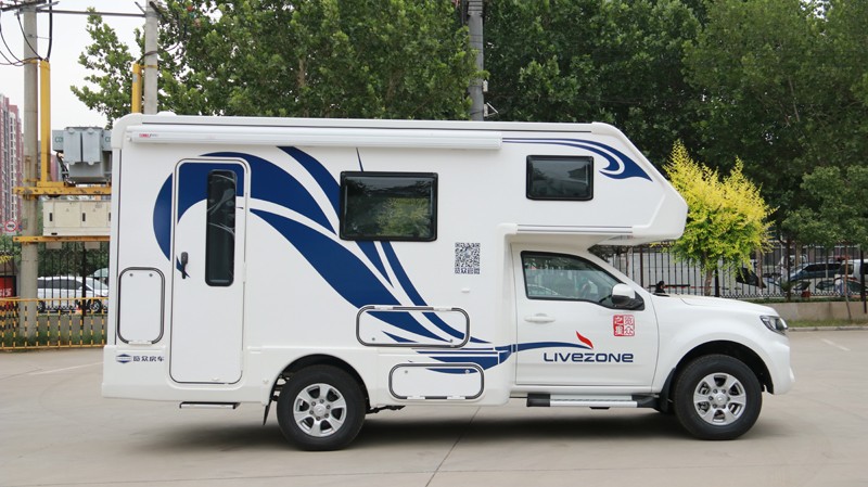 大床、大客廳得房車，四驅(qū)、動(dòng)力好