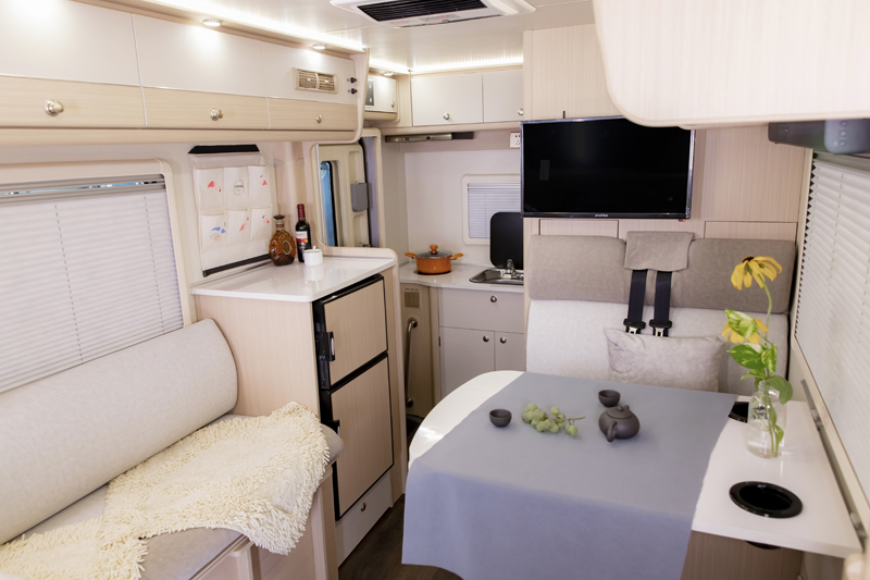 國六汽油四驅(qū)房車，還有兩張大床