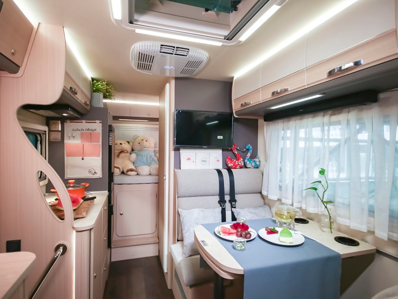 自由炮領銜，引爆成都房車展