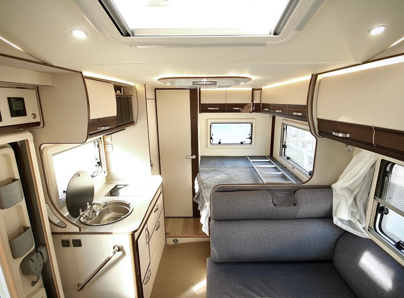 自由炮領銜，引爆成都房車展