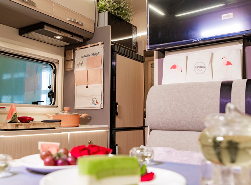 不懼荒野，不怕泥濘，四驅(qū)房車更給力