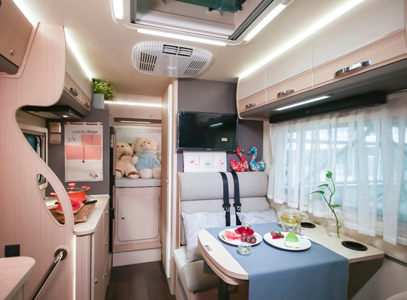 不懼荒野，不怕泥濘，四驅(qū)房車更給力