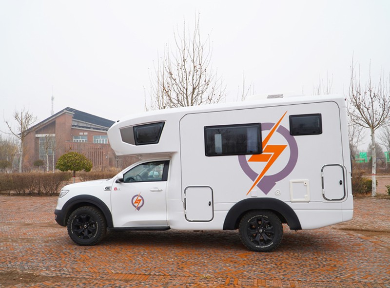 不懼荒野，不怕泥濘，四驅(qū)房車更給力