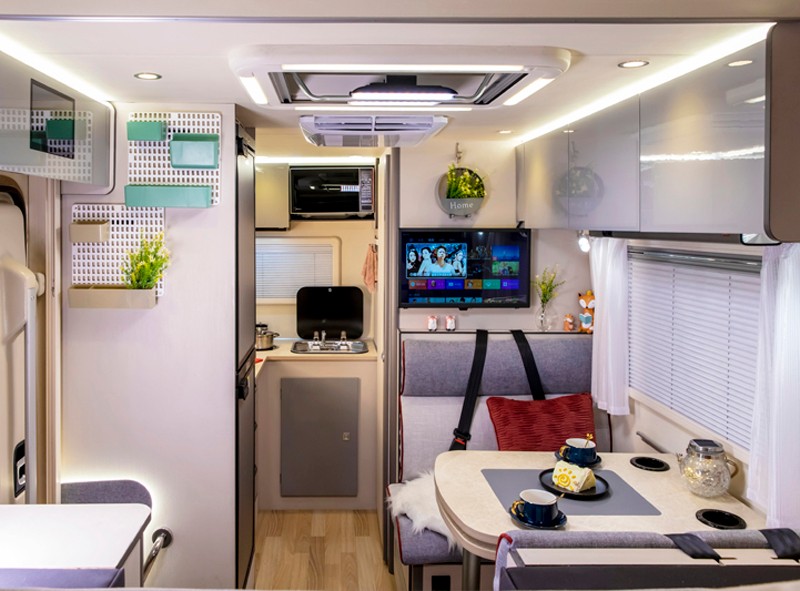 不懼荒野，不怕泥濘，四驅(qū)房車更給力