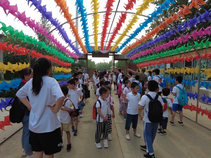 覽眾房車第八屆員工子女夏令營(yíng) 覽眾房車第八屆員工子女夏令營(yíng)