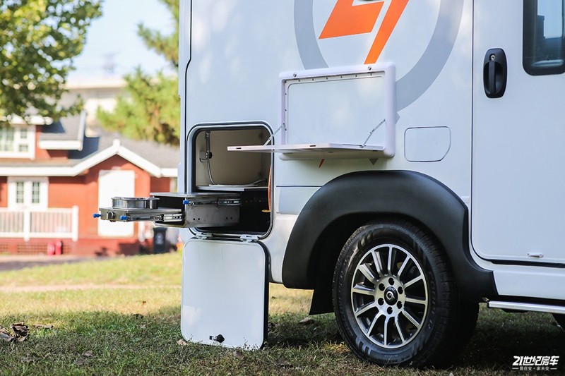 打響第二炮！搶先實拍體驗覽眾自由炮-B皮卡四驅(qū)房車