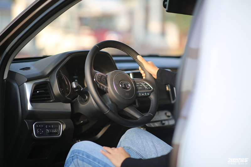 打響第二炮！搶先實拍體驗覽眾自由炮-B皮卡四驅(qū)房車