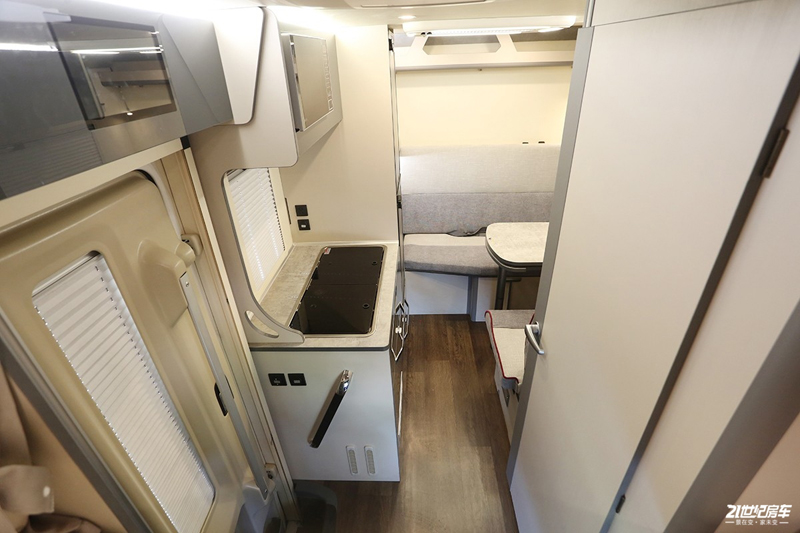 打響第二炮！搶先實拍體驗覽眾自由炮-B皮卡四驅(qū)房車