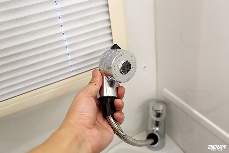 打響第二炮！搶先實拍體驗覽眾自由炮-B皮卡四驅(qū)房車