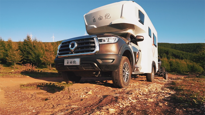 年輕、動力、狂野、舒適，這款房車好