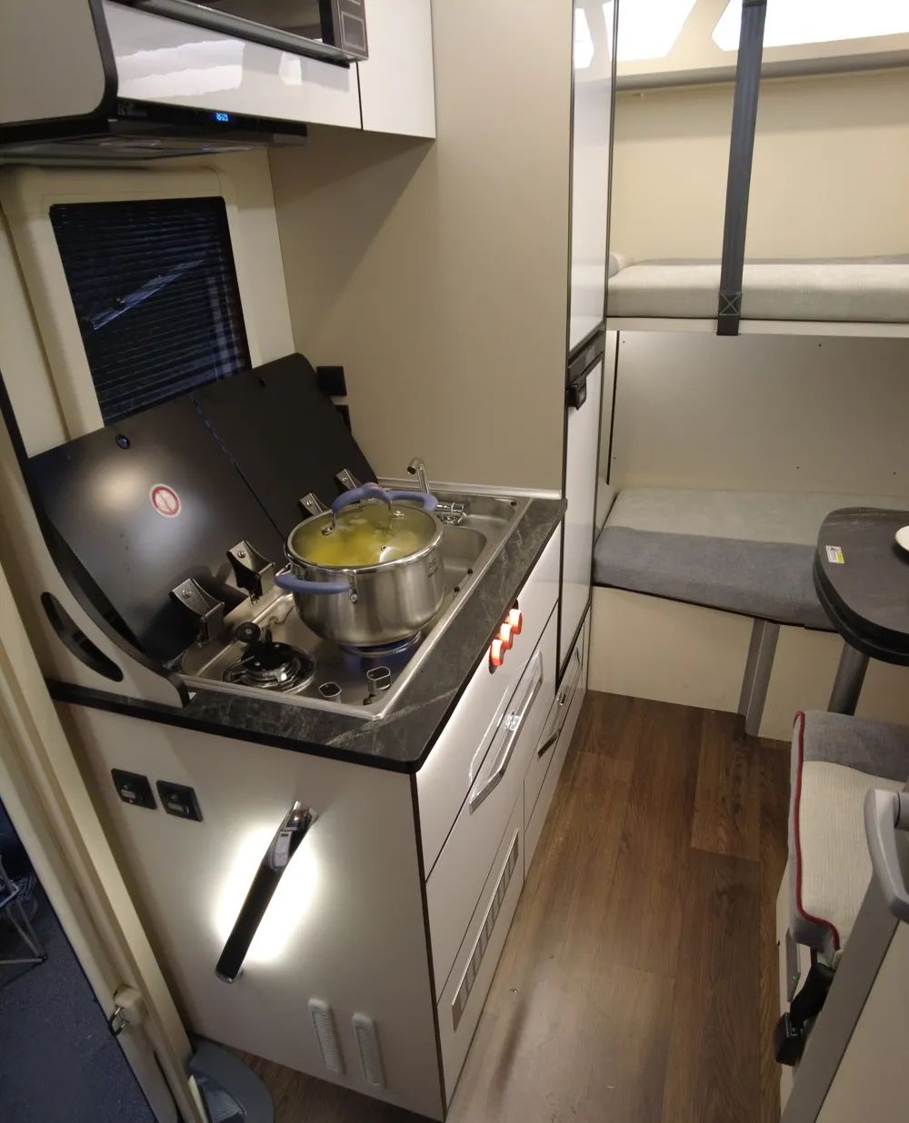 一輛多變的房車(chē)能帶來(lái)哪些意想不到的驚喜？