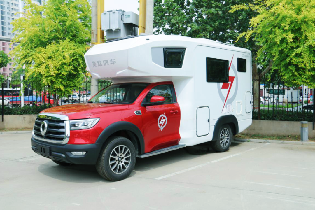 為自由著色！紅、白、藍、棕，你選哪一種？