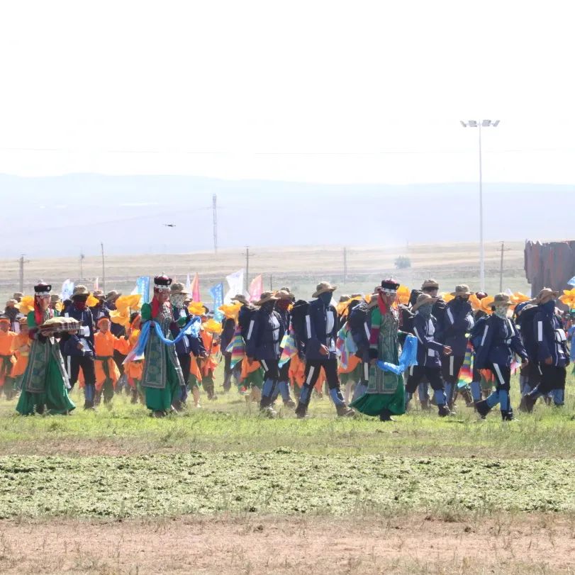 覽眾房車攜手長城炮聯(lián)袂出席那達(dá)慕3.jpg 覽眾房車攜手長城炮聯(lián)袂出席那達(dá)慕3.jpg