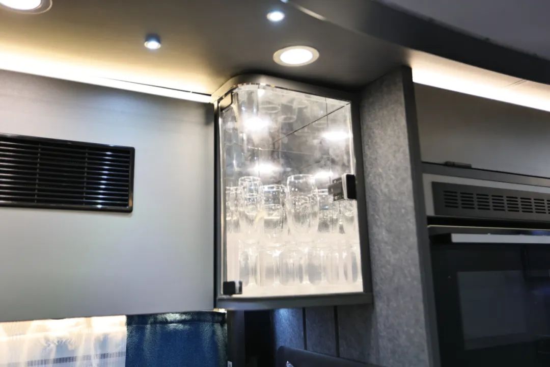 TOD智能四驅 全車越野套件，這是不是你理想的C型越野房車？