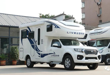 老人孩子房車旅行，選擇這款房車合適